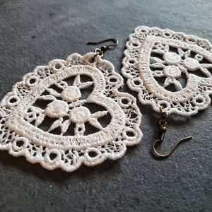 handmade victorian lace heart earrings